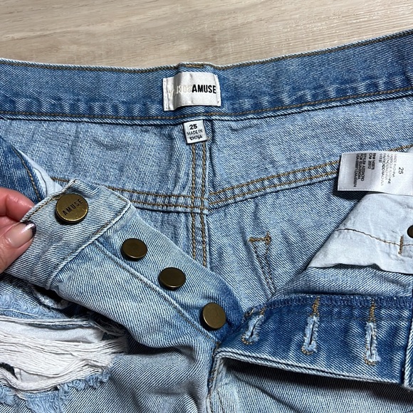 Amuse Society Button Fly Distressed Light Wash Denim Short - Picture 4 of 5